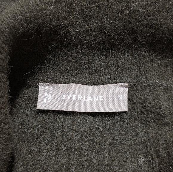 Everlane The Alpaca Waffle Stitch Polo in Olive Size Medium - Picture 5 of 5